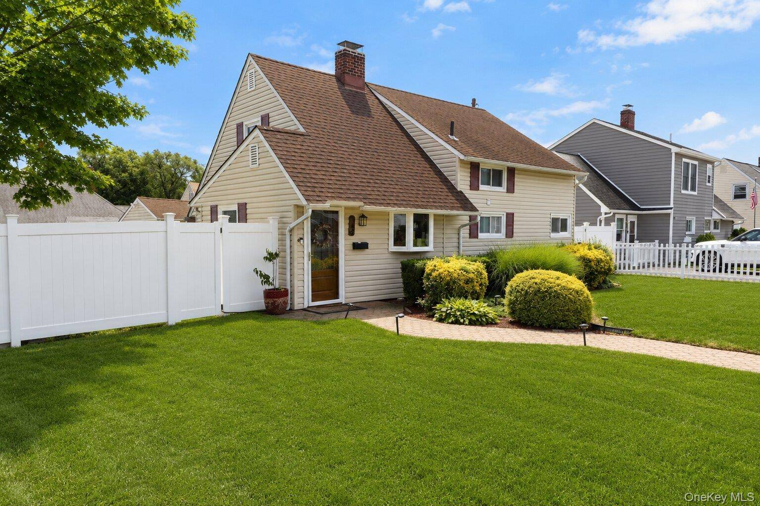 164 Bloomingdale RD, Levittown, NY 11756