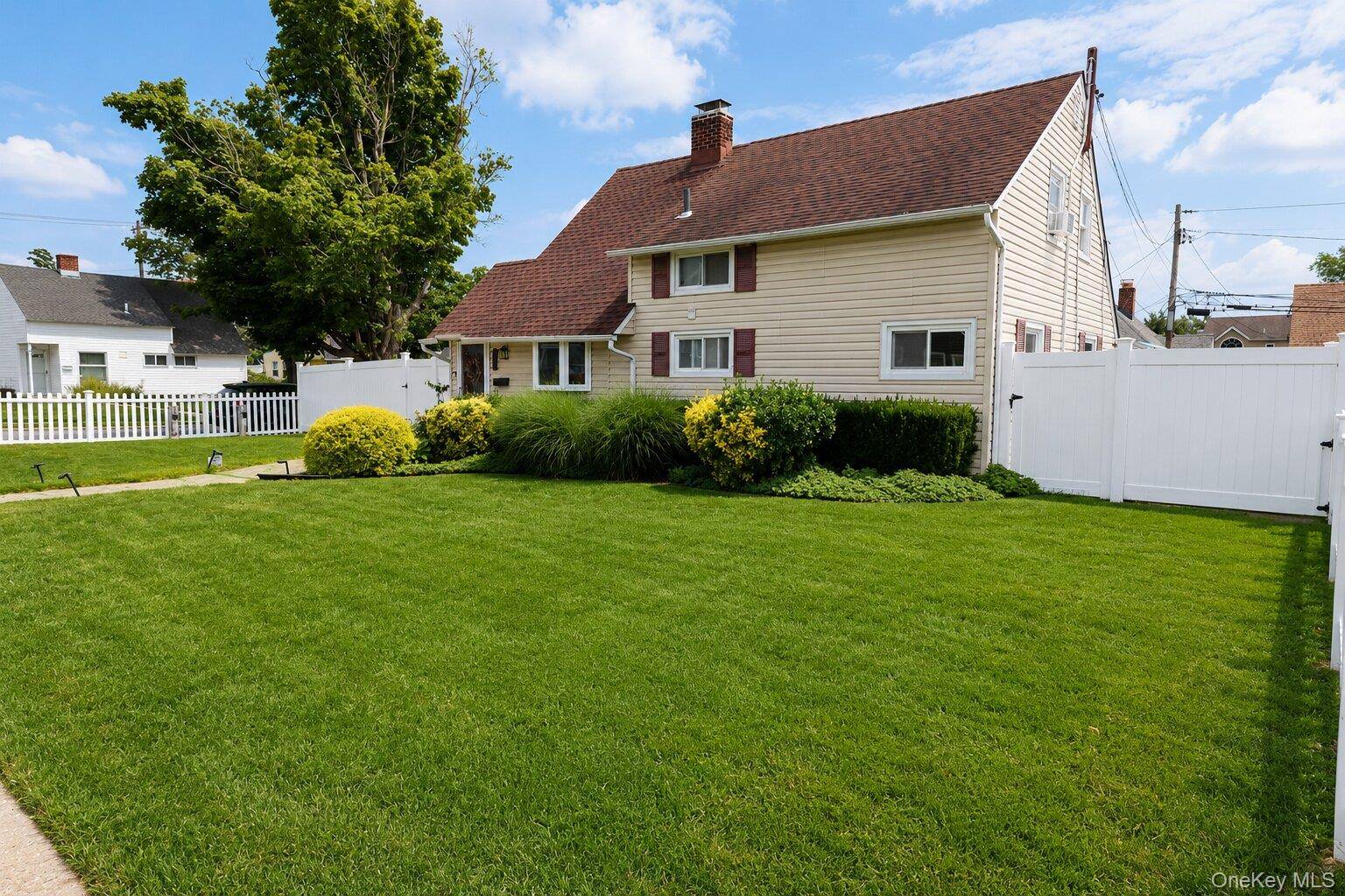 164 Bloomingdale RD, Levittown, NY 11756