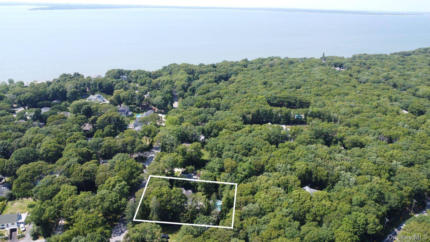 18 Bay View RD, Southampton, NY 11968