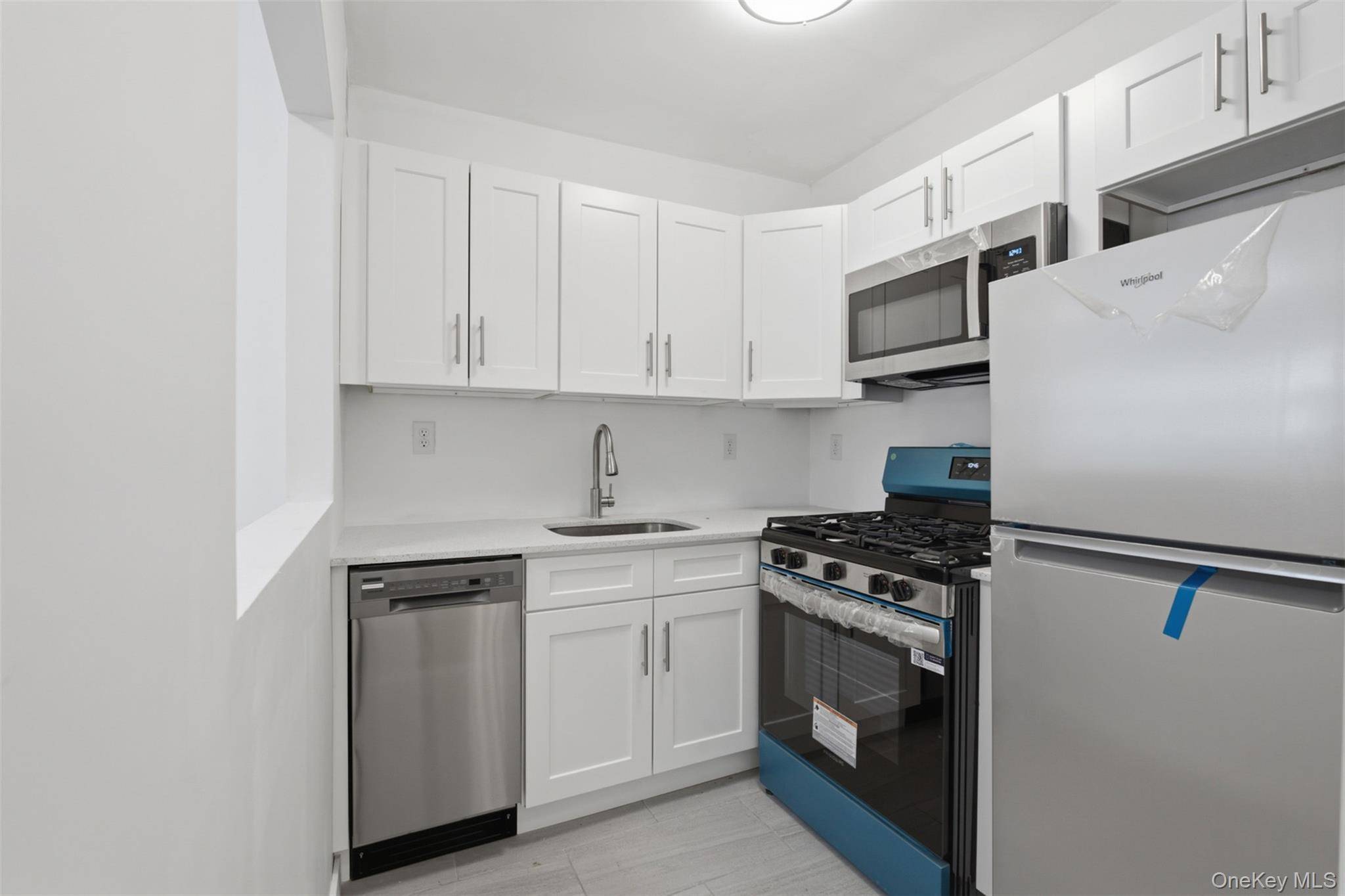 671 Bronx River RD #2N, Yonkers, NY 10704