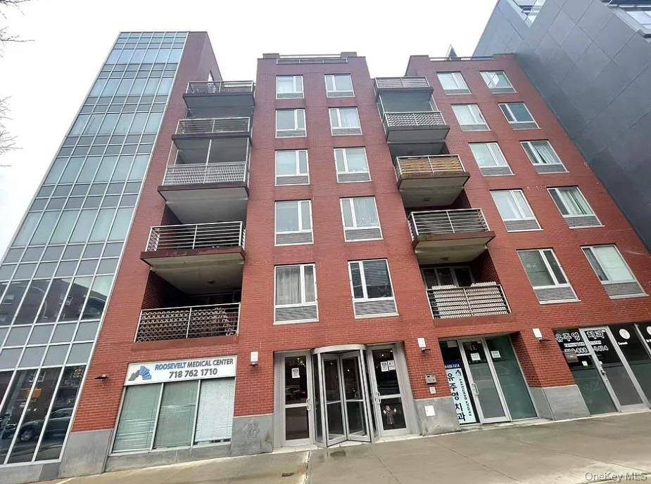 38-34 Parsons BLVD #PH-D, Flushing, NY 11354