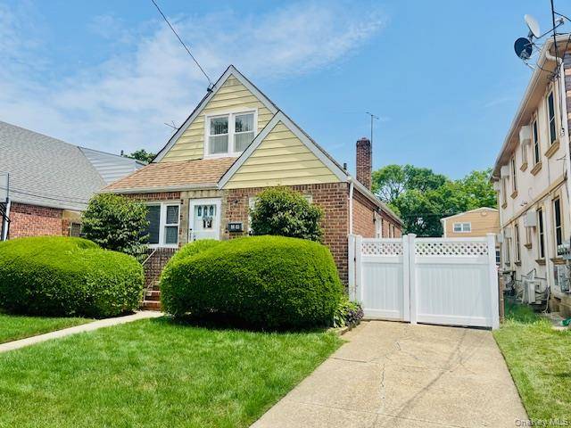 8663 Musket ST, Queens Village, NY 11427