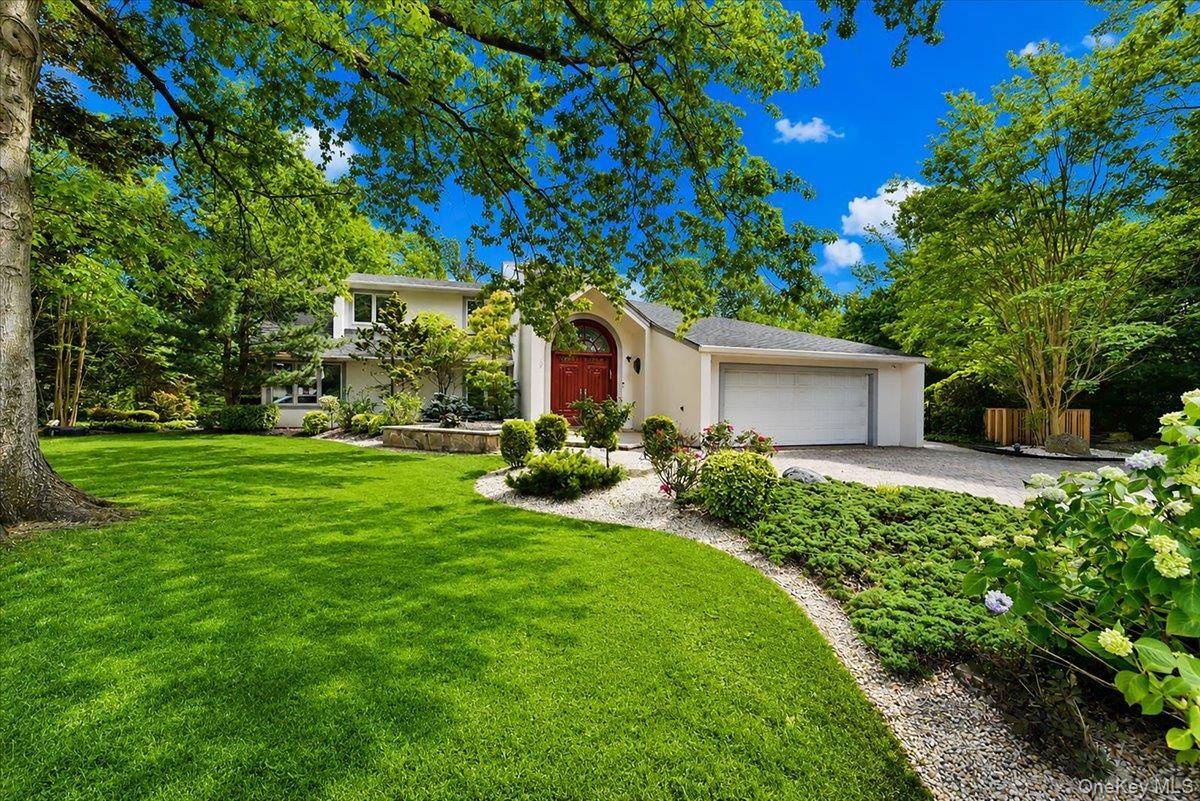 345 Heather LN, Hewlett Harbor, NY 11557
