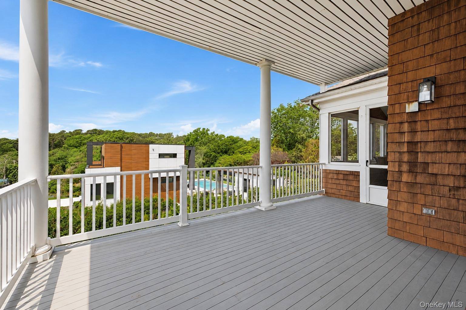 17 Oceanview DR, Southampton, NY 11968