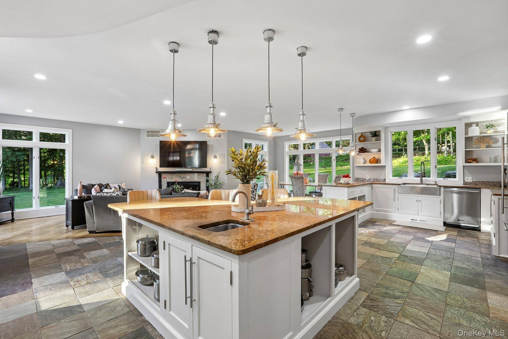 37 West LN, South Salem, NY 10590