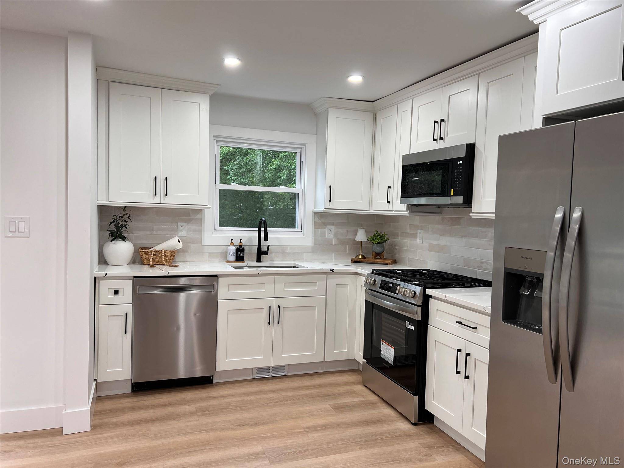 501 Hawkins RD, Selden, NY 11784