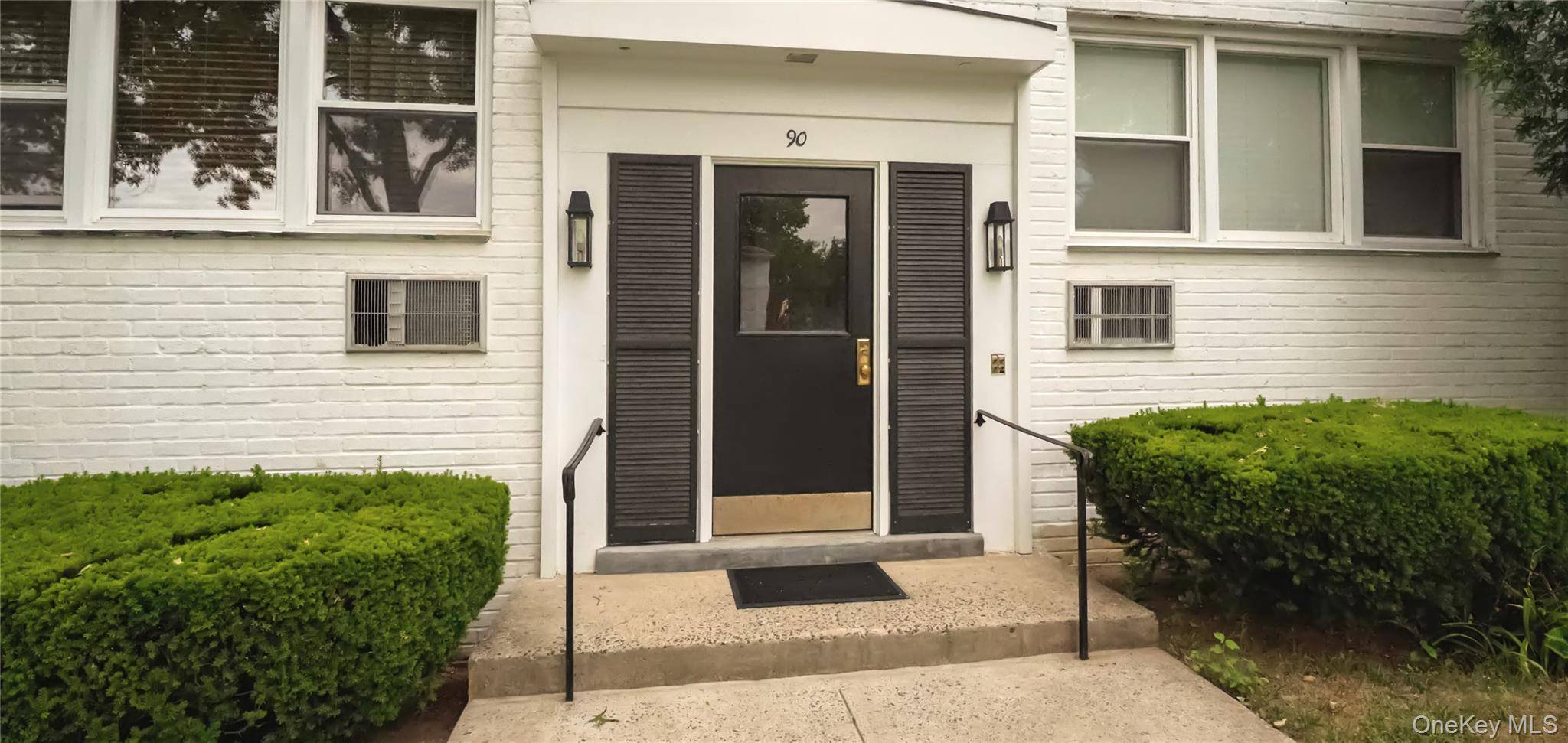 90 Avon CIR #D, Port Chester, NY 10573