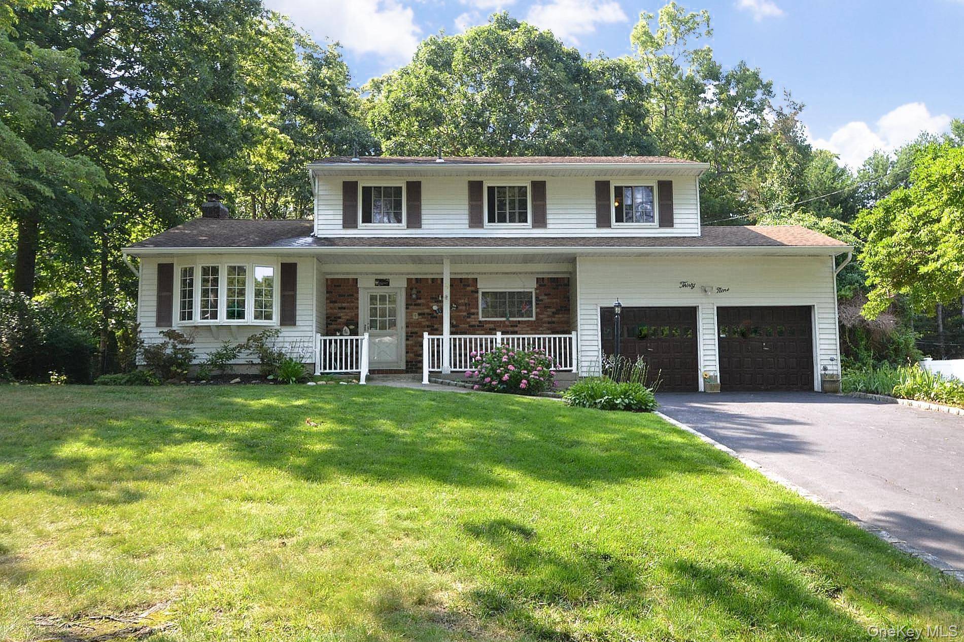 39 Sheryl CRES, Smithtown, NY 11787