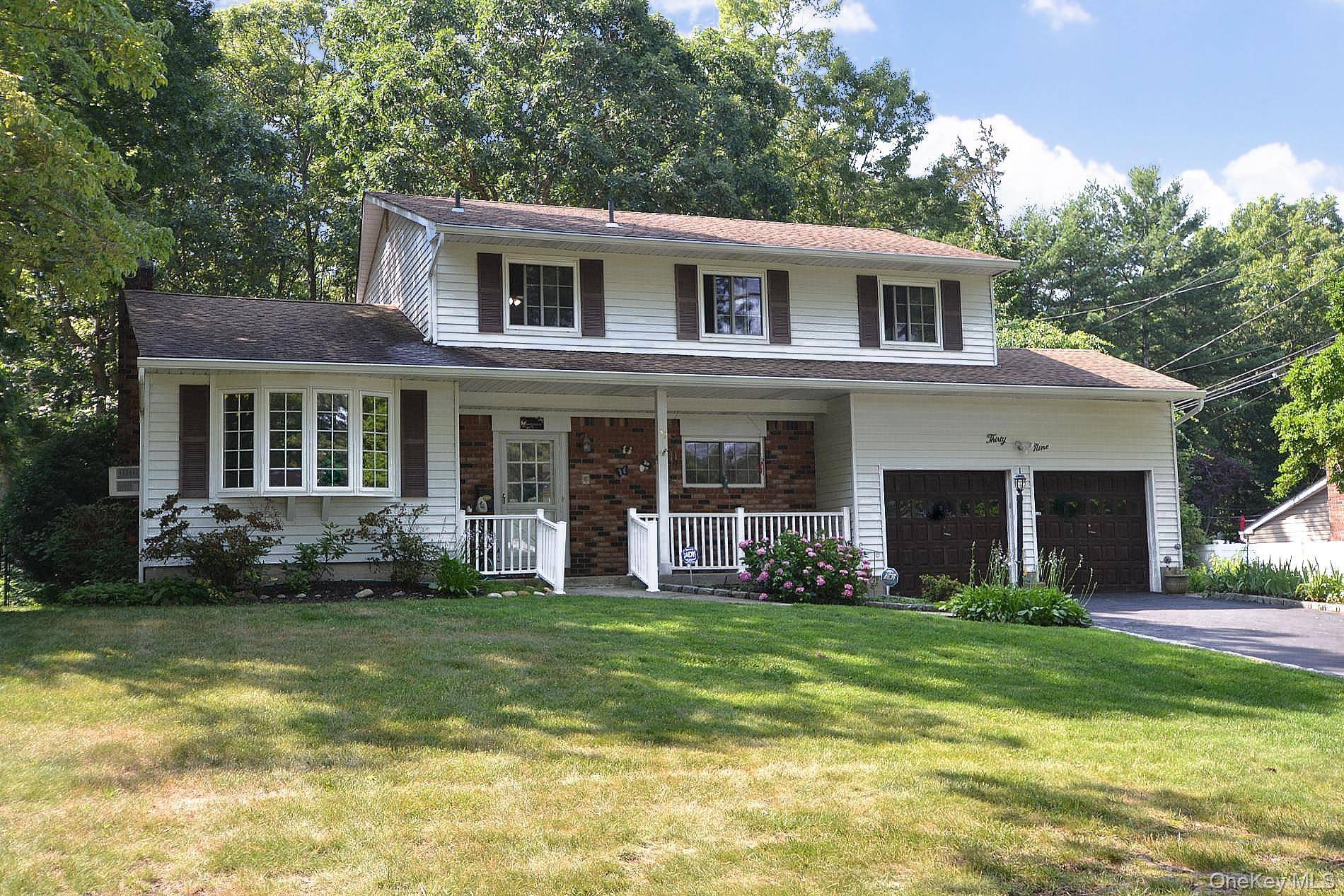 39 Sheryl CRES, Smithtown, NY 11787