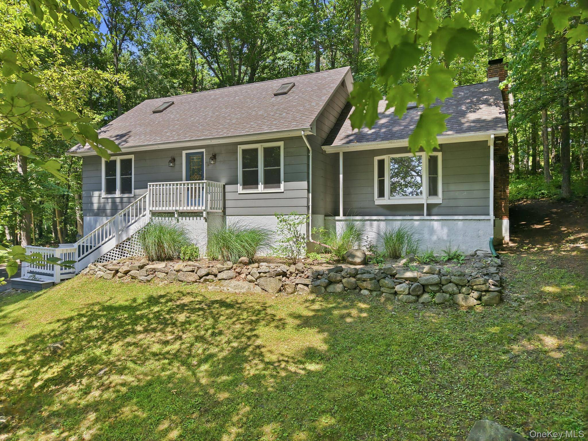 3 Dogwood HOLW, New Paltz, NY 12561