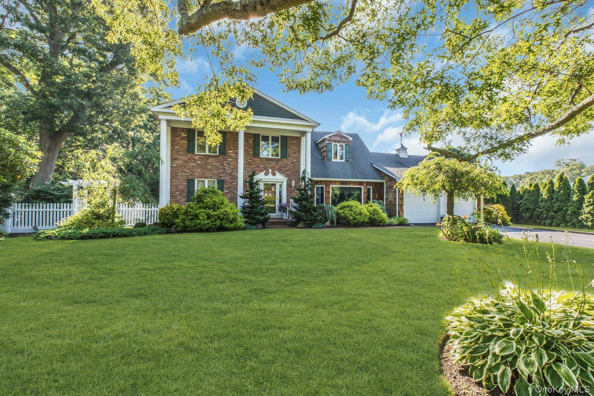 133 Main AVE, Lake Grove, NY 11755