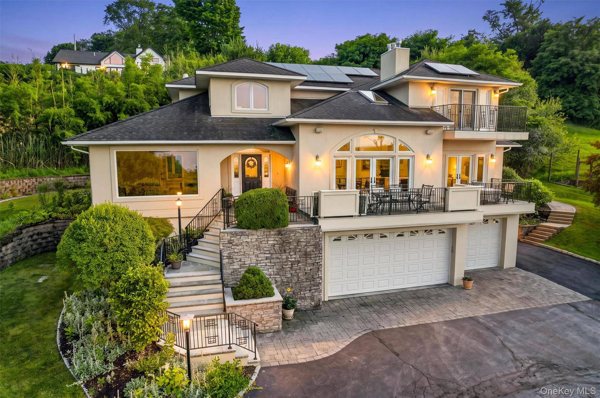 2 Half Moon RDG, Cornwall On Hudson, NY 12520