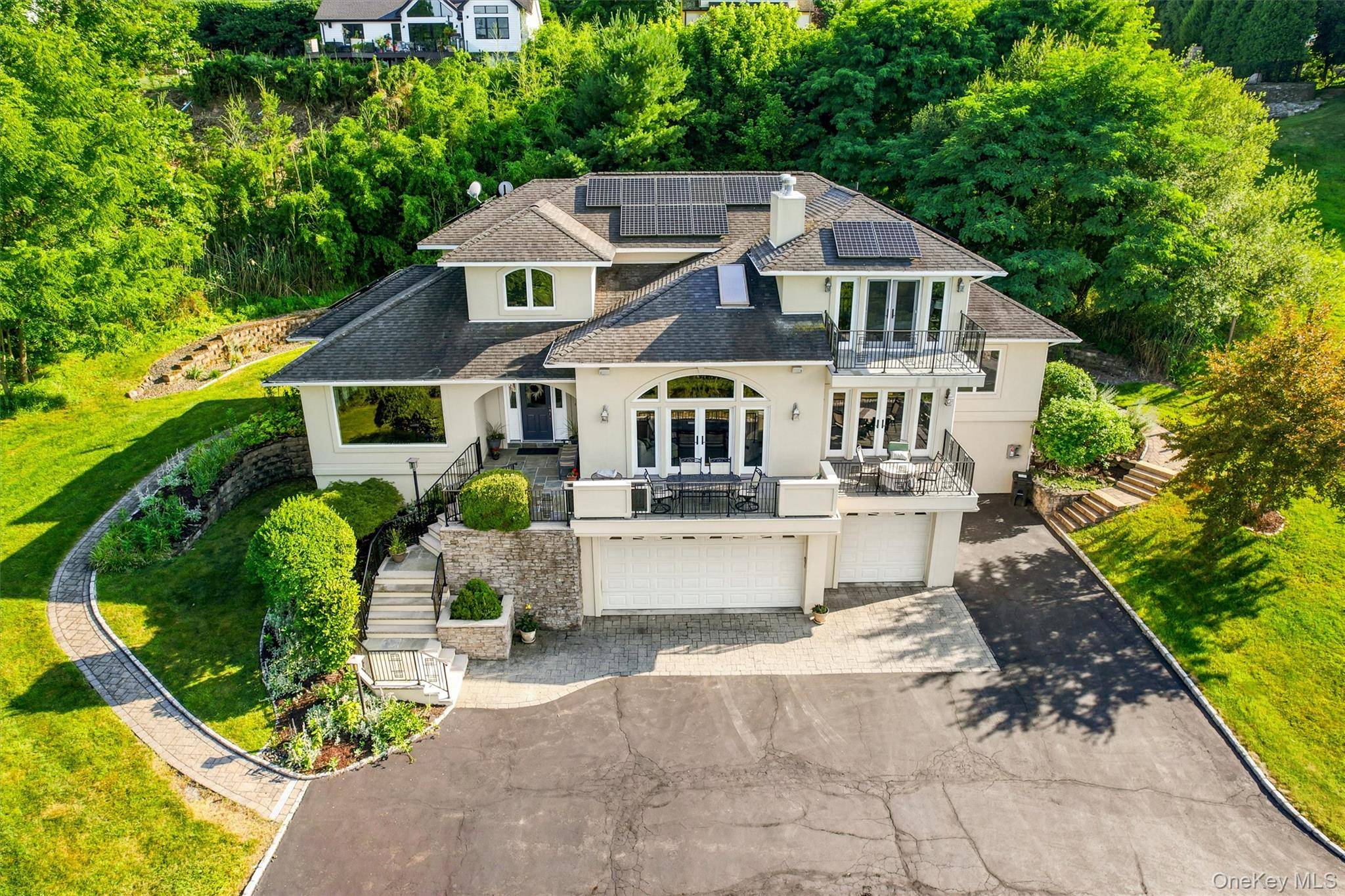 2 Half Moon RDG, Cornwall On Hudson, NY 12520