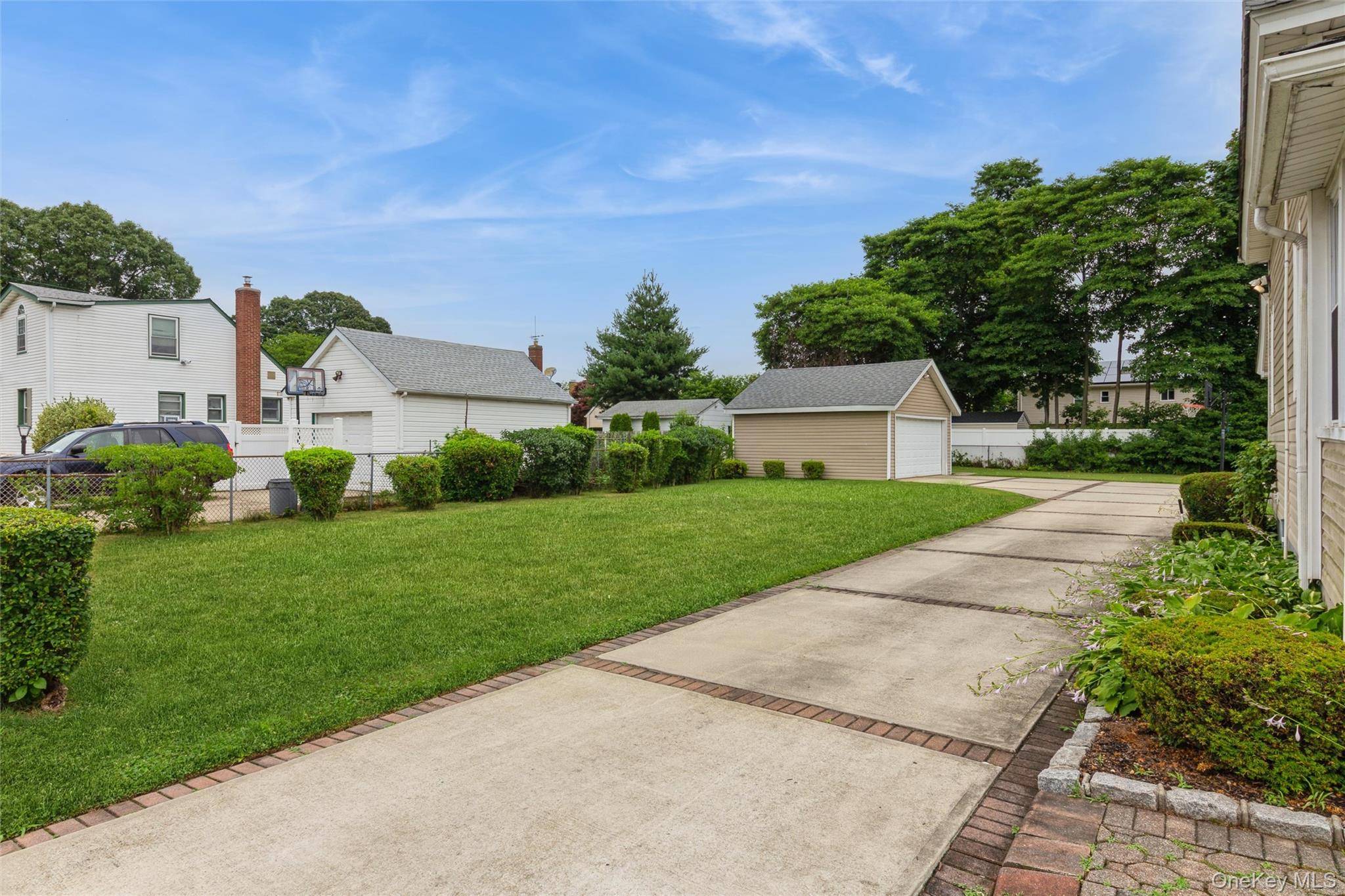469 Chester ST, Uniondale, NY 11553