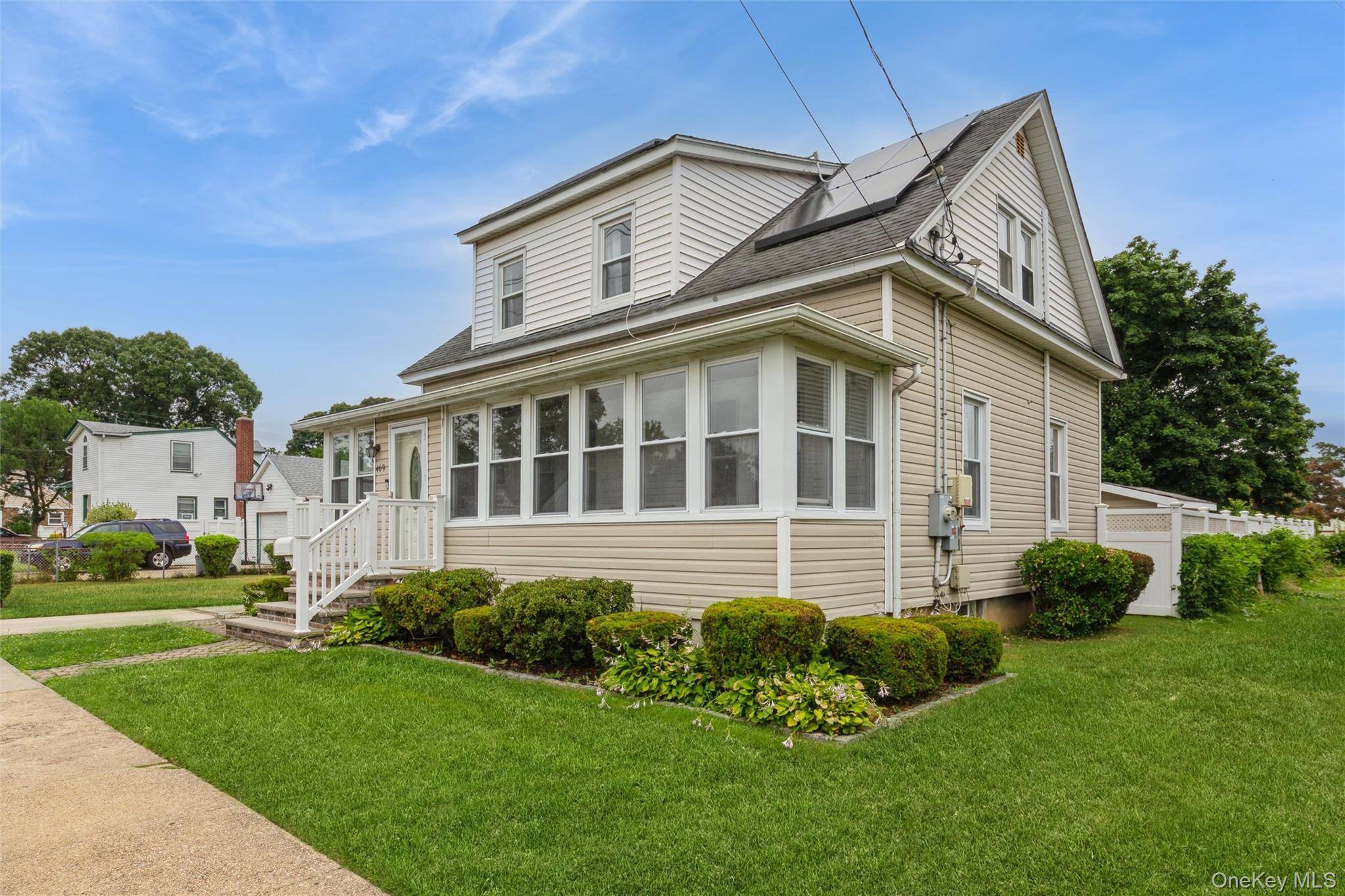 469 Chester ST, Uniondale, NY 11553