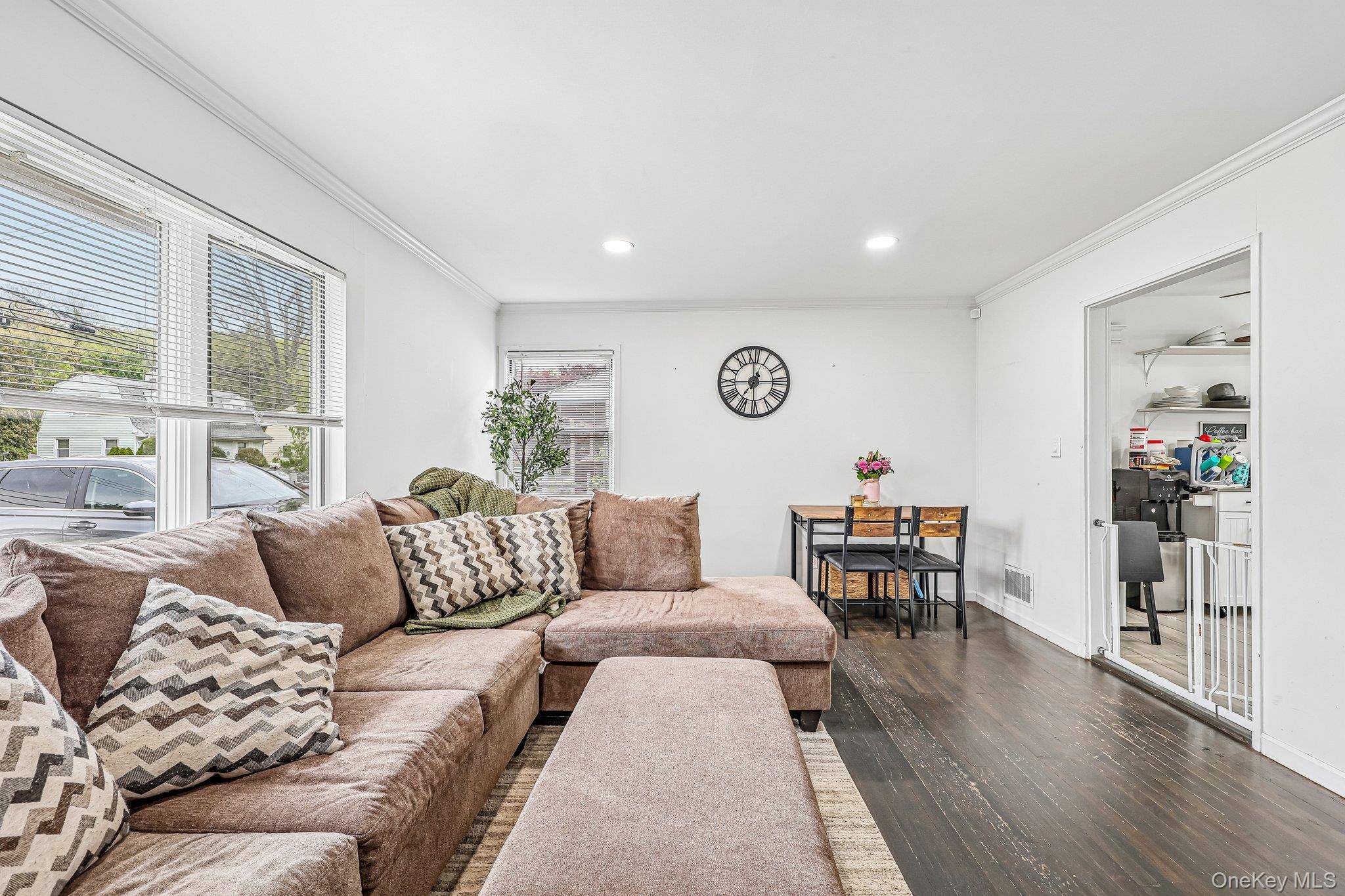 18 Miller TER, White Plains, NY 10607