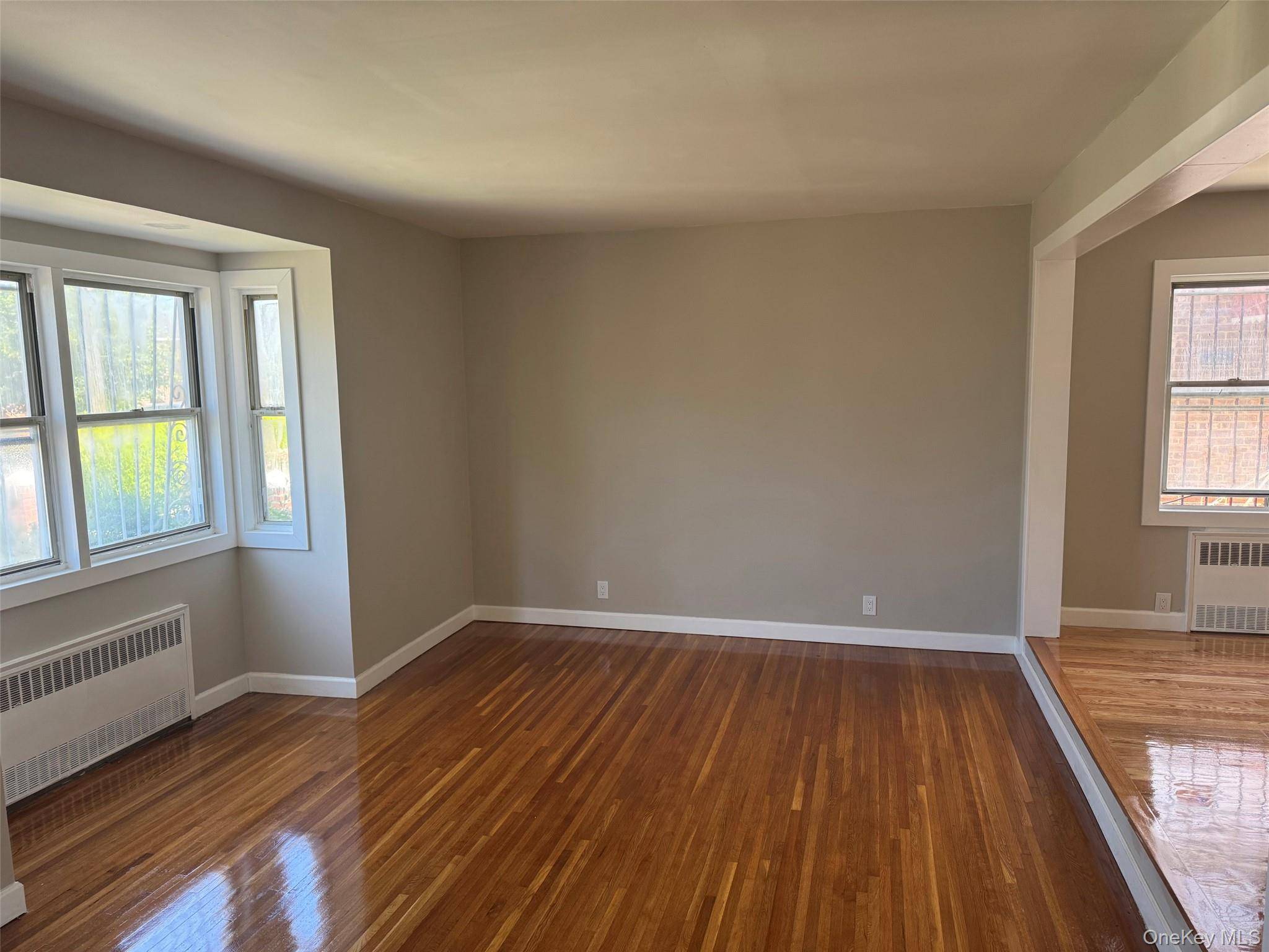 11442 204th ST, Saint Albans, NY 11412