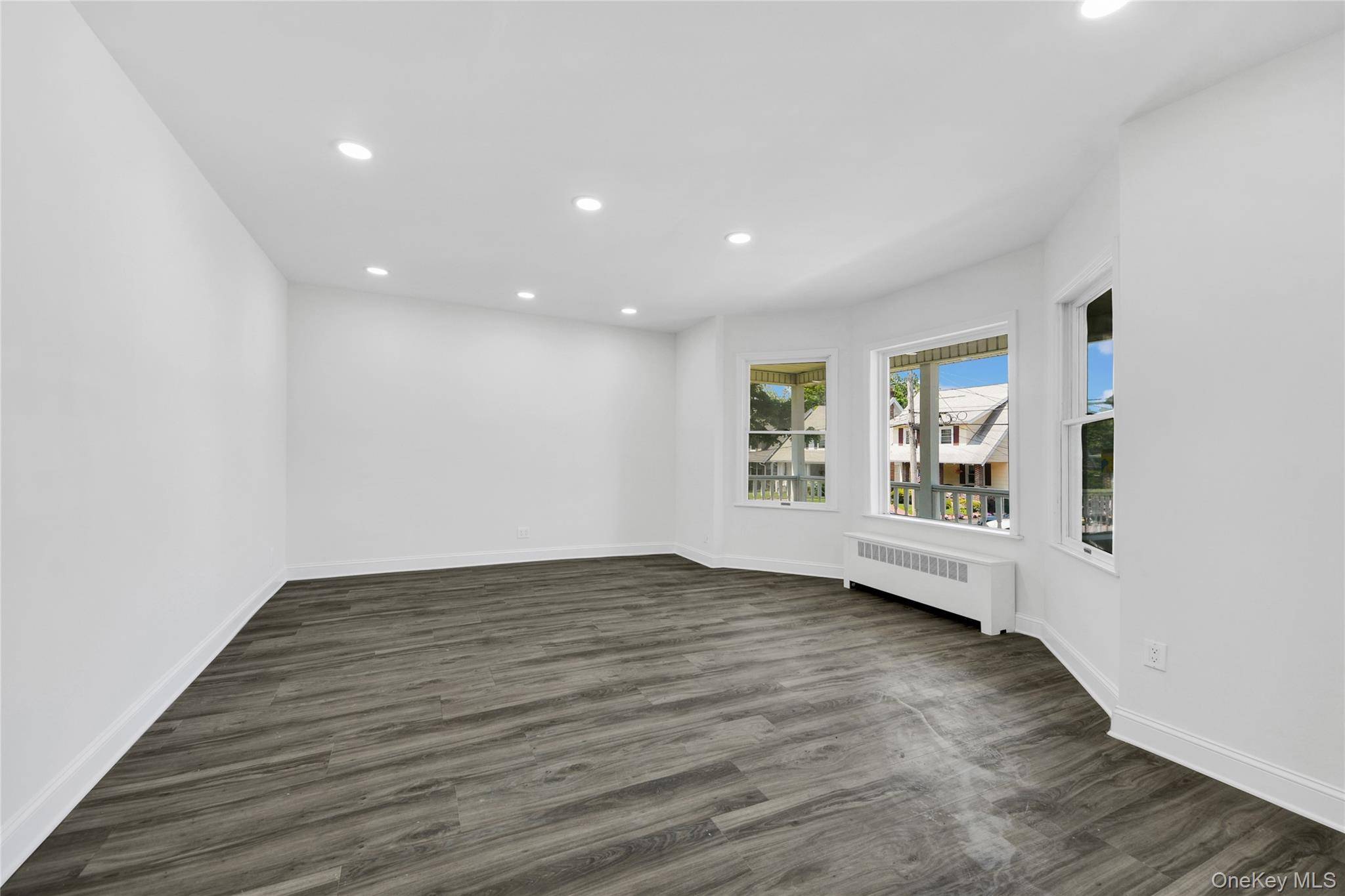 40 Amackassin TER, Yonkers, NY 10703