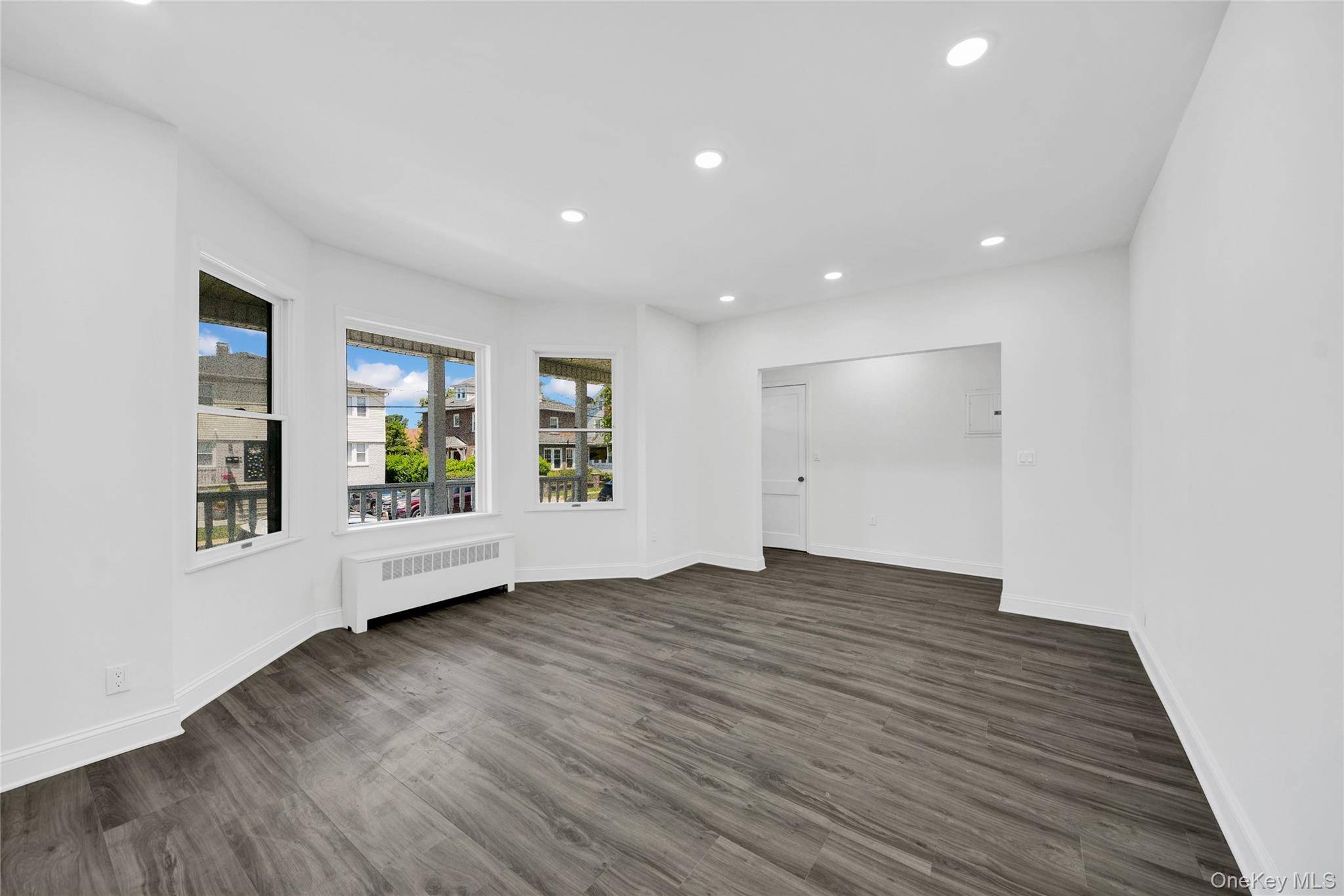 40 Amackassin TER, Yonkers, NY 10703