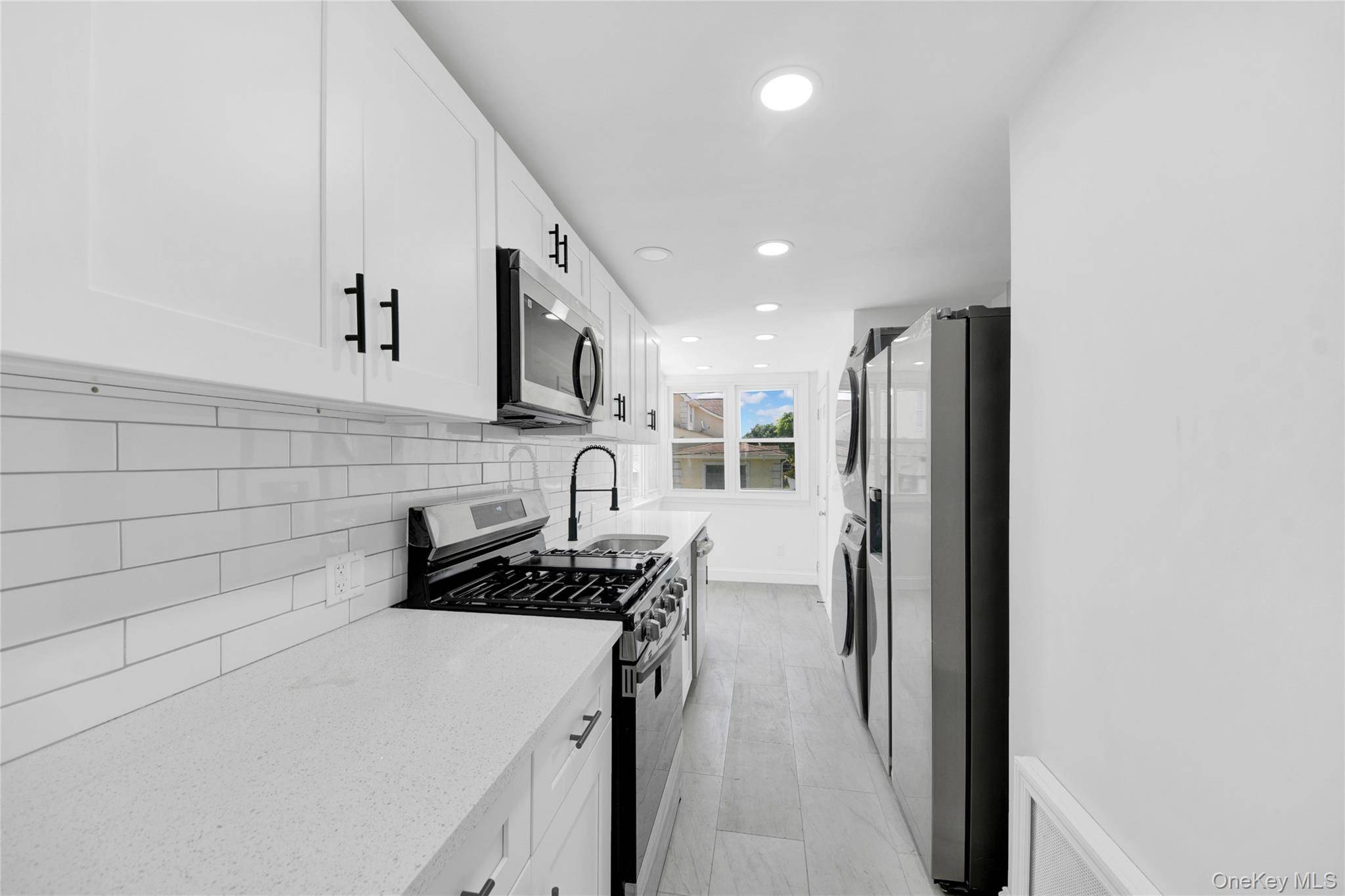 40 Amackassin TER, Yonkers, NY 10703
