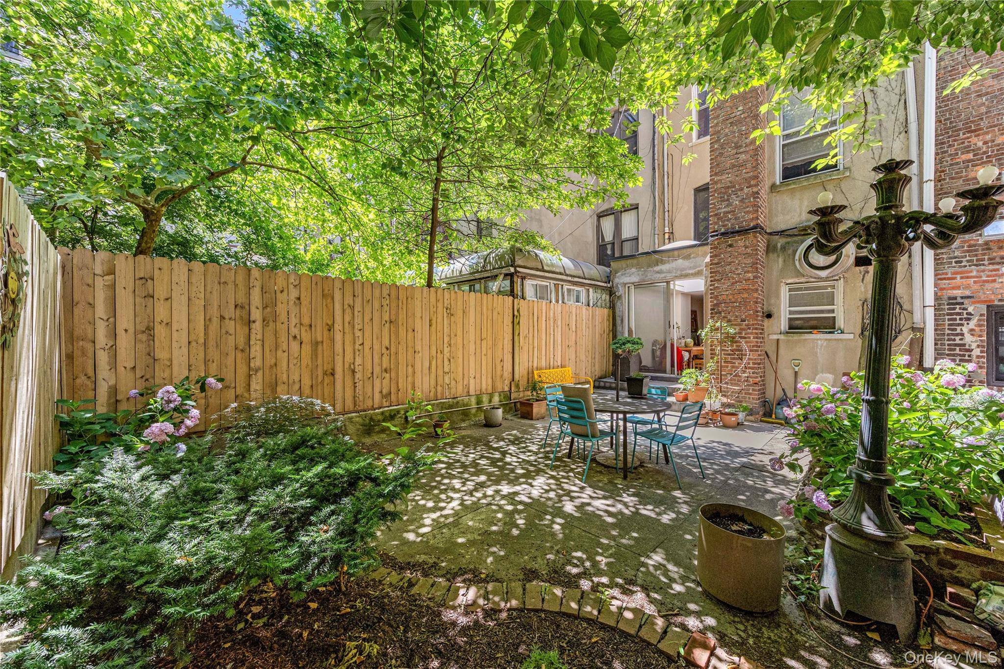 311 W 78th ST, New York (manhattan), NY 10024