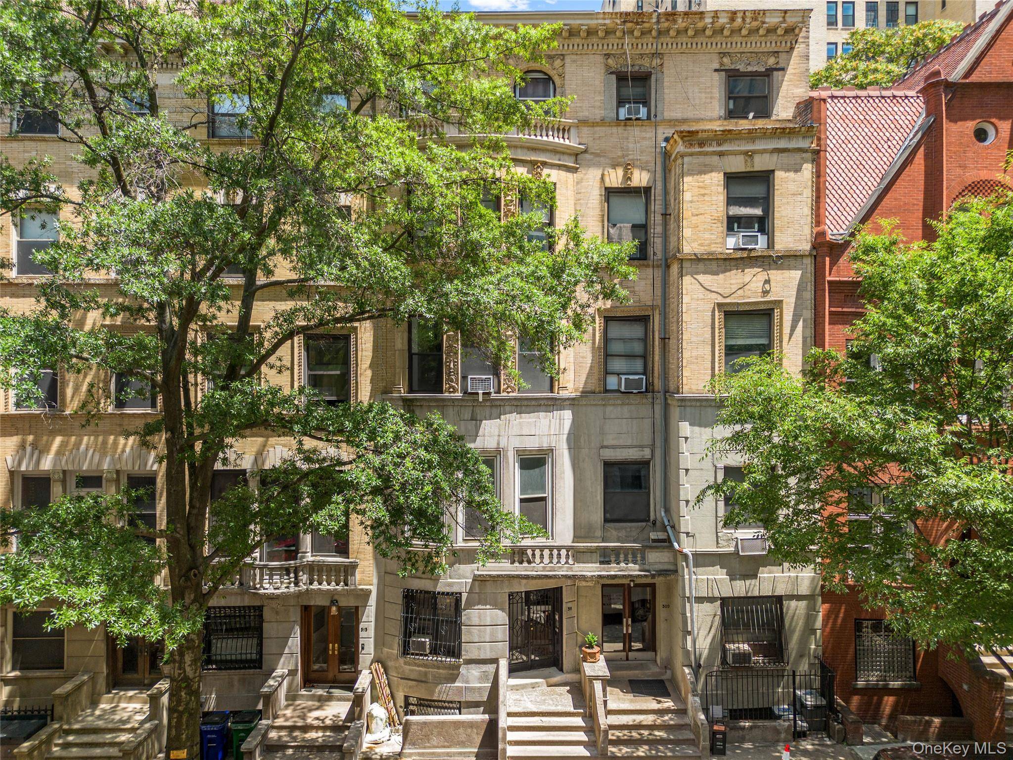 311 W 78th ST, New York (manhattan), NY 10024