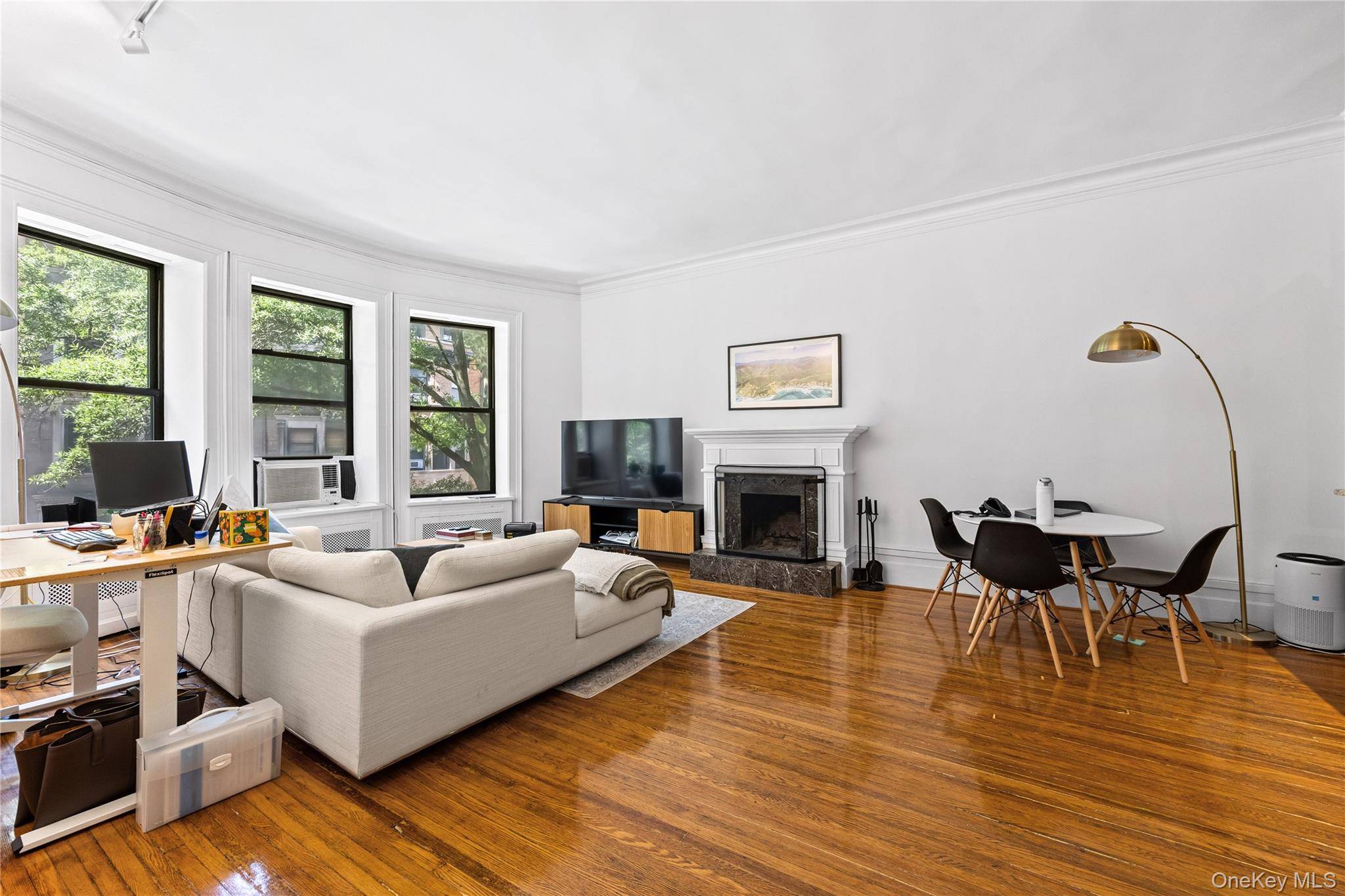 311 W 78th ST, New York (manhattan), NY 10024