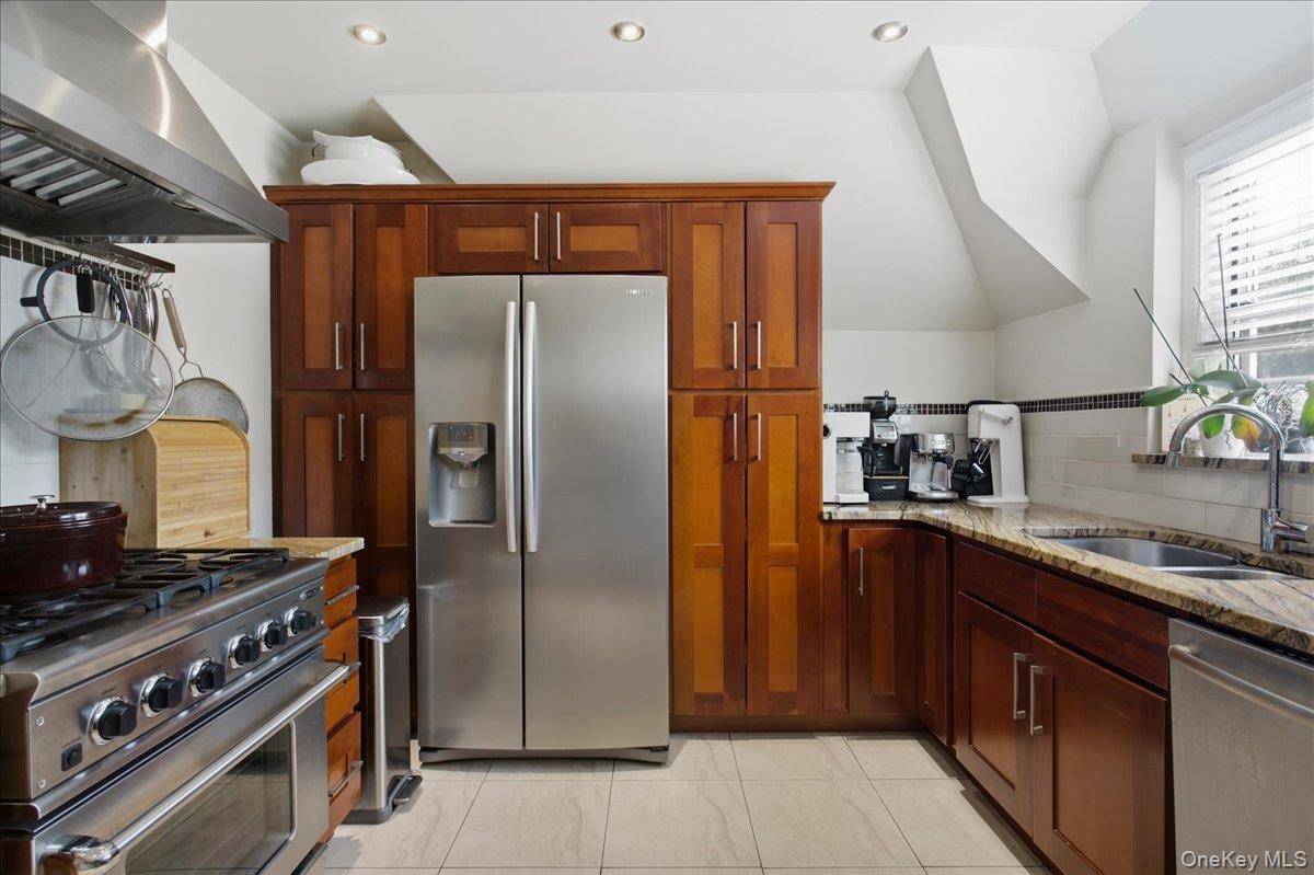 13 Campus PL #SL, Scarsdale, NY 10583