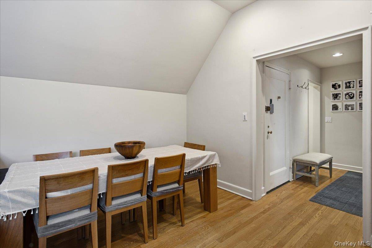 13 Campus PL #SL, Scarsdale, NY 10583
