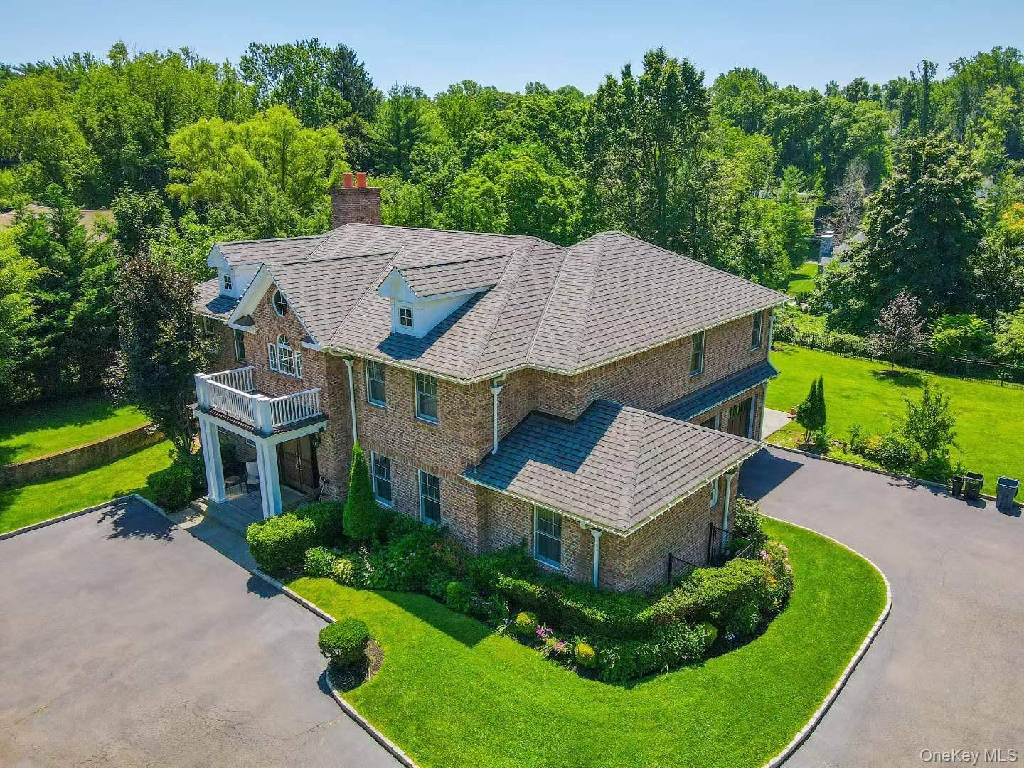 640 Bryant AVE, Roslyn Harbor, NY 11576