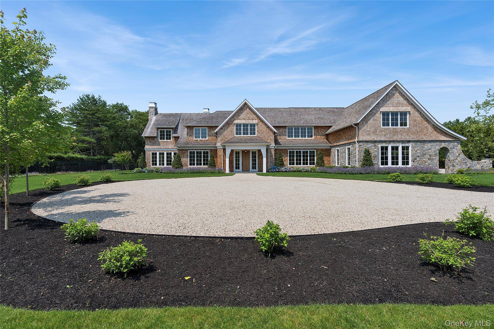 120 Halsey LN, Bridgehampton, NY 11932