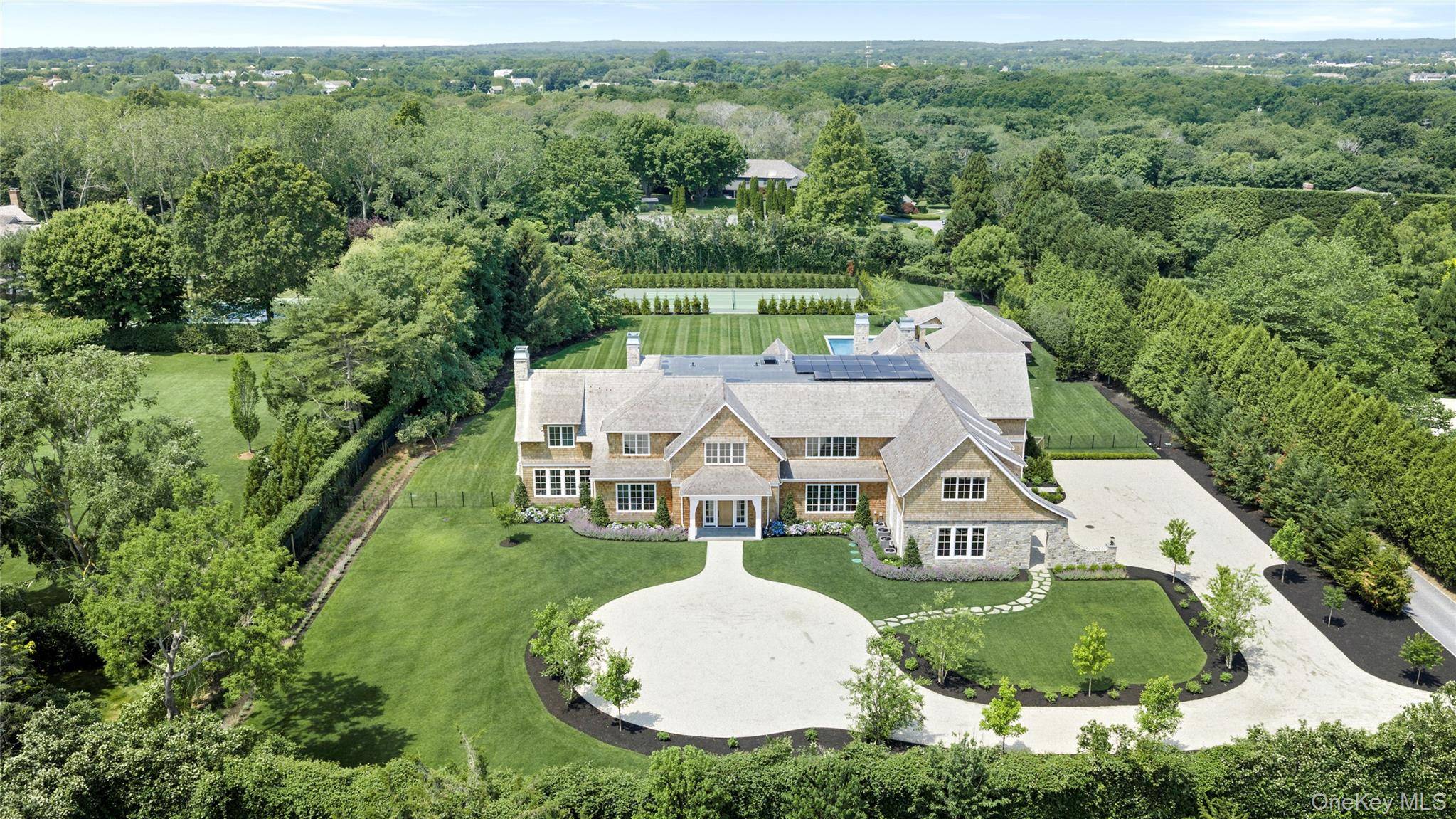 120 Halsey LN, Bridgehampton, NY 11932