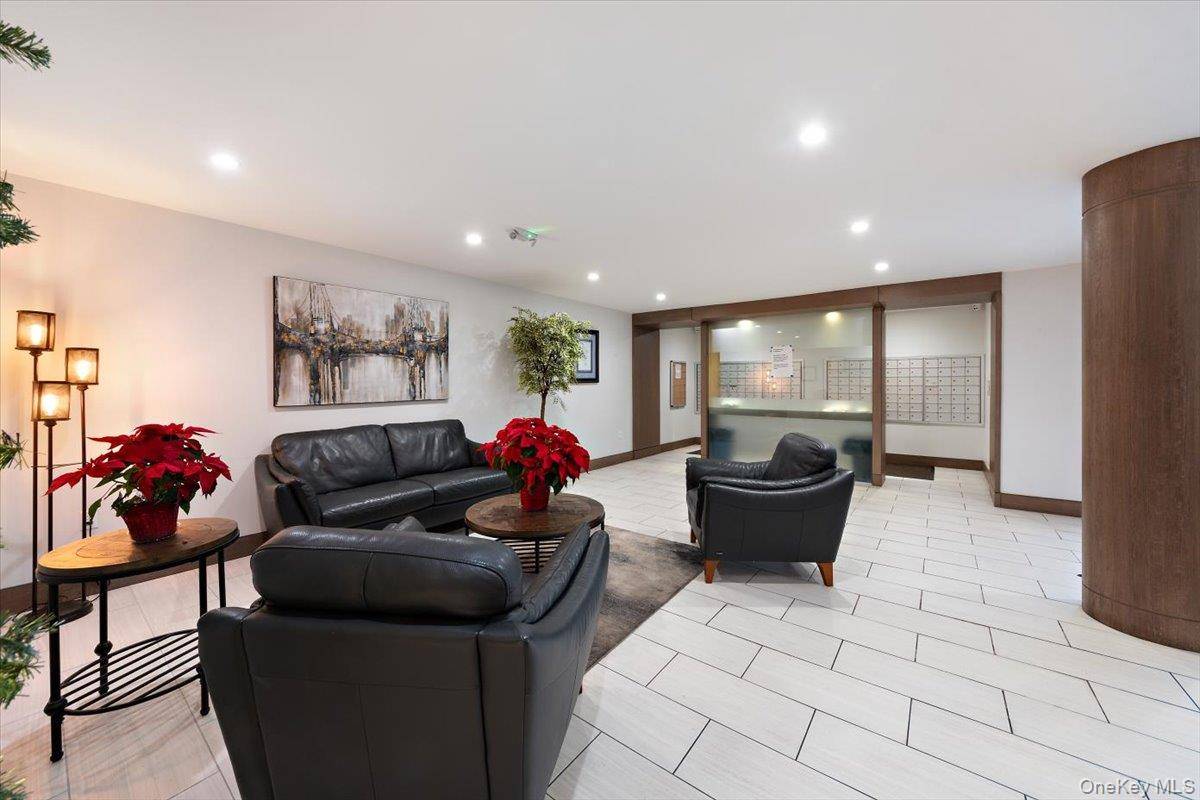 505 Central AVE #725, White Plains, NY 10606