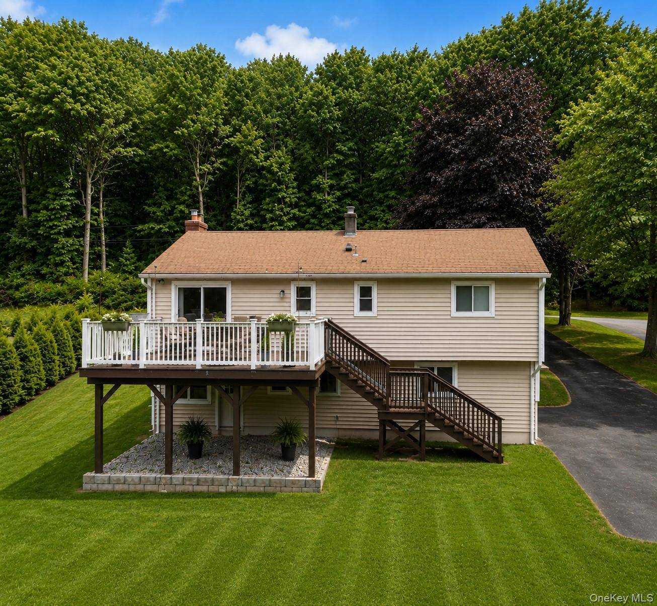 63 Dixon RD, Mahopac, NY 10512
