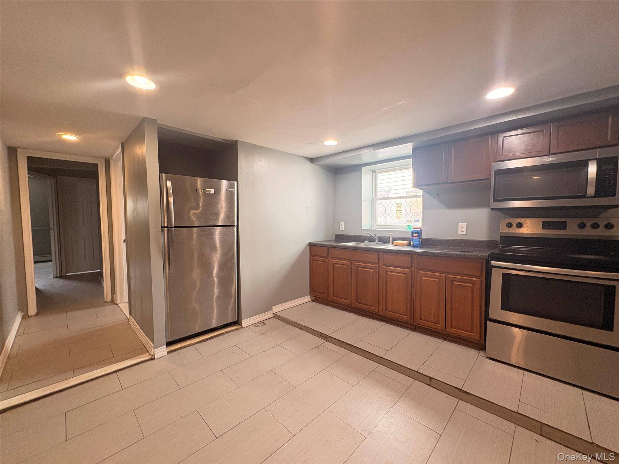 6947 De Costa AVE, Arverne, NY 11692
