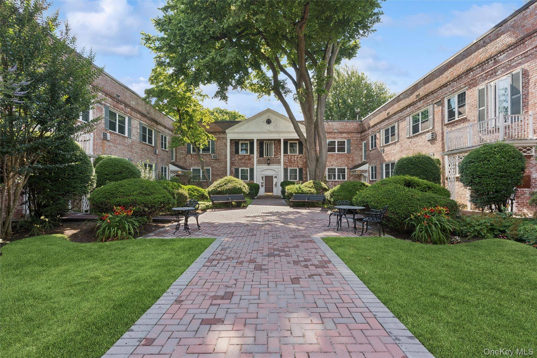 43 N Forest AVE #A3, Rockville Centre, NY 11570