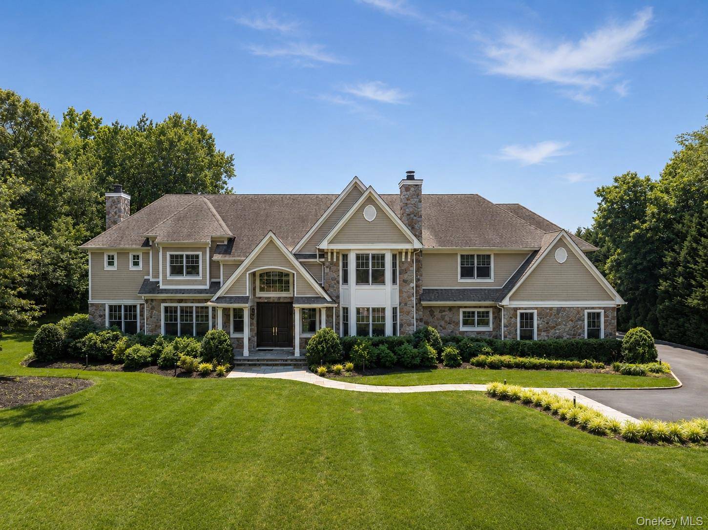 1 Bromley CT, Muttontown, NY 11791