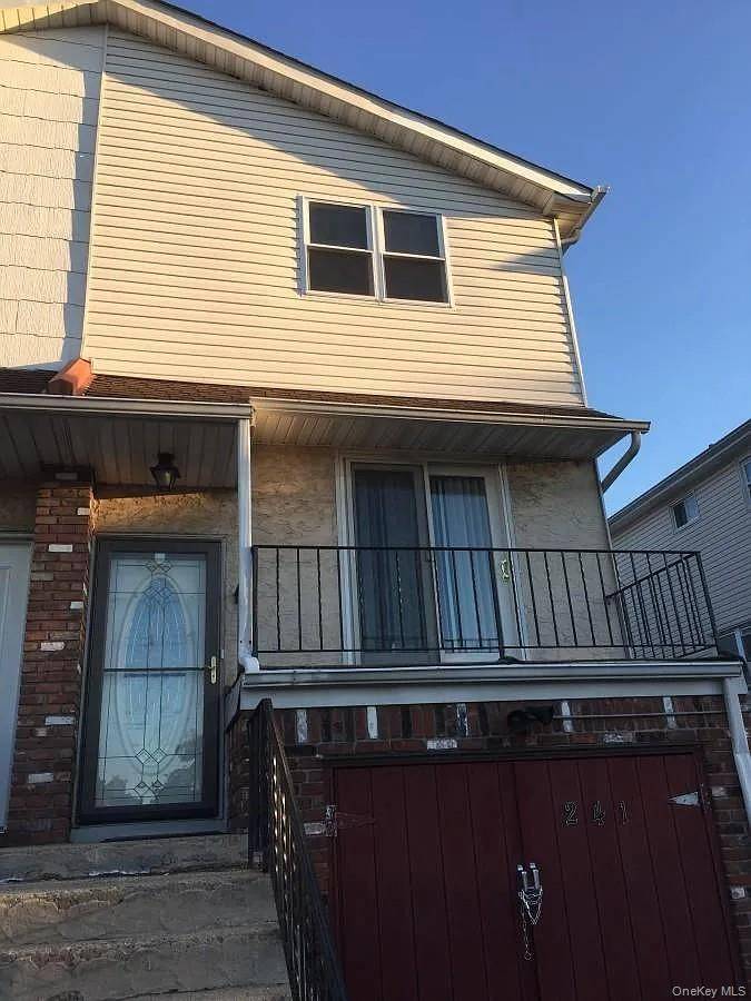241 Regis DR, Staten Island, NY 10314
