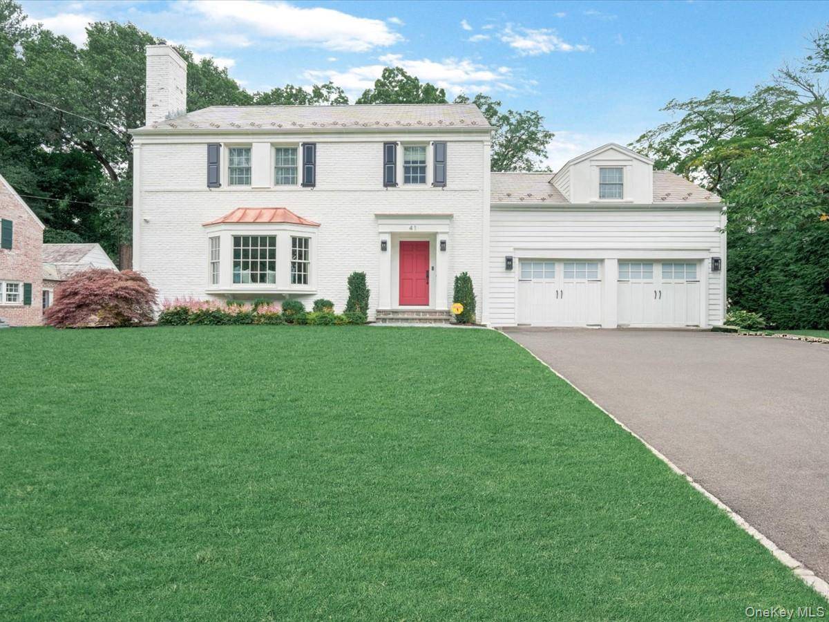 41 Strickland PL, Manhasset, NY 11030