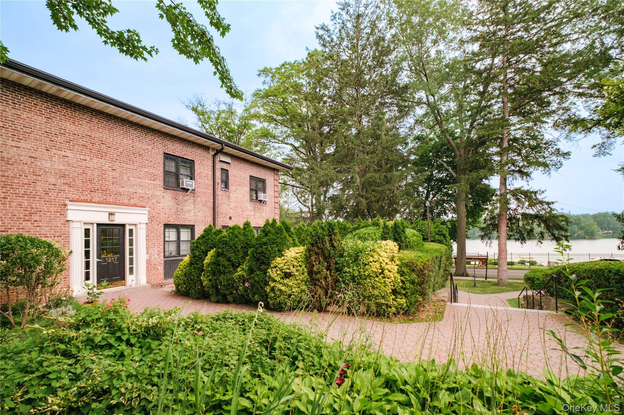 1217 California RD #A-23, Eastchester, NY 10709