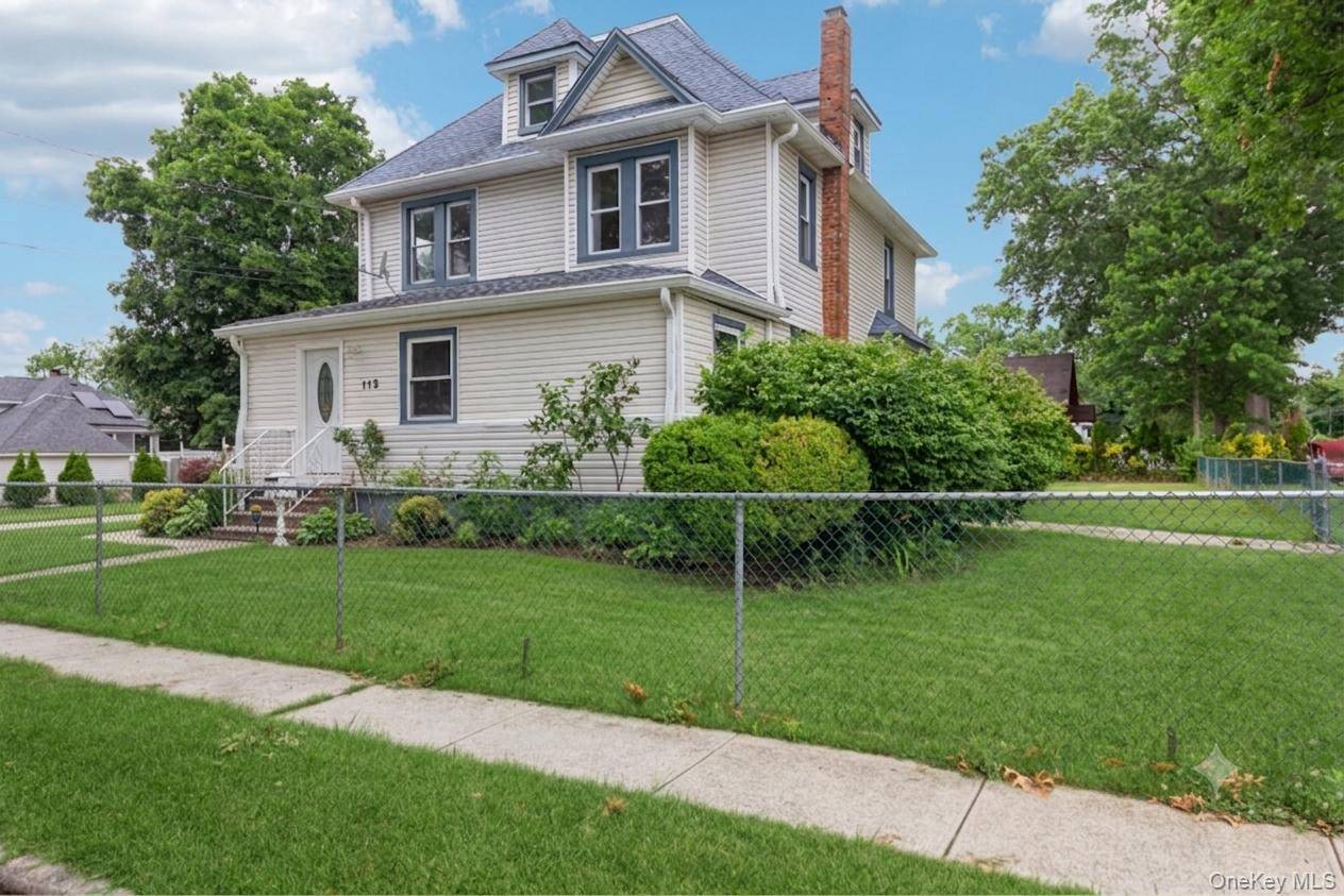 112 Woods AVE, Roosevelt, NY 11575