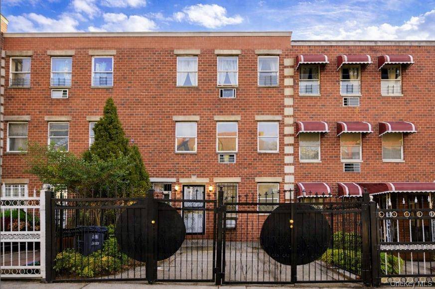 2084 Davidson AVE, Bronx, NY 10453