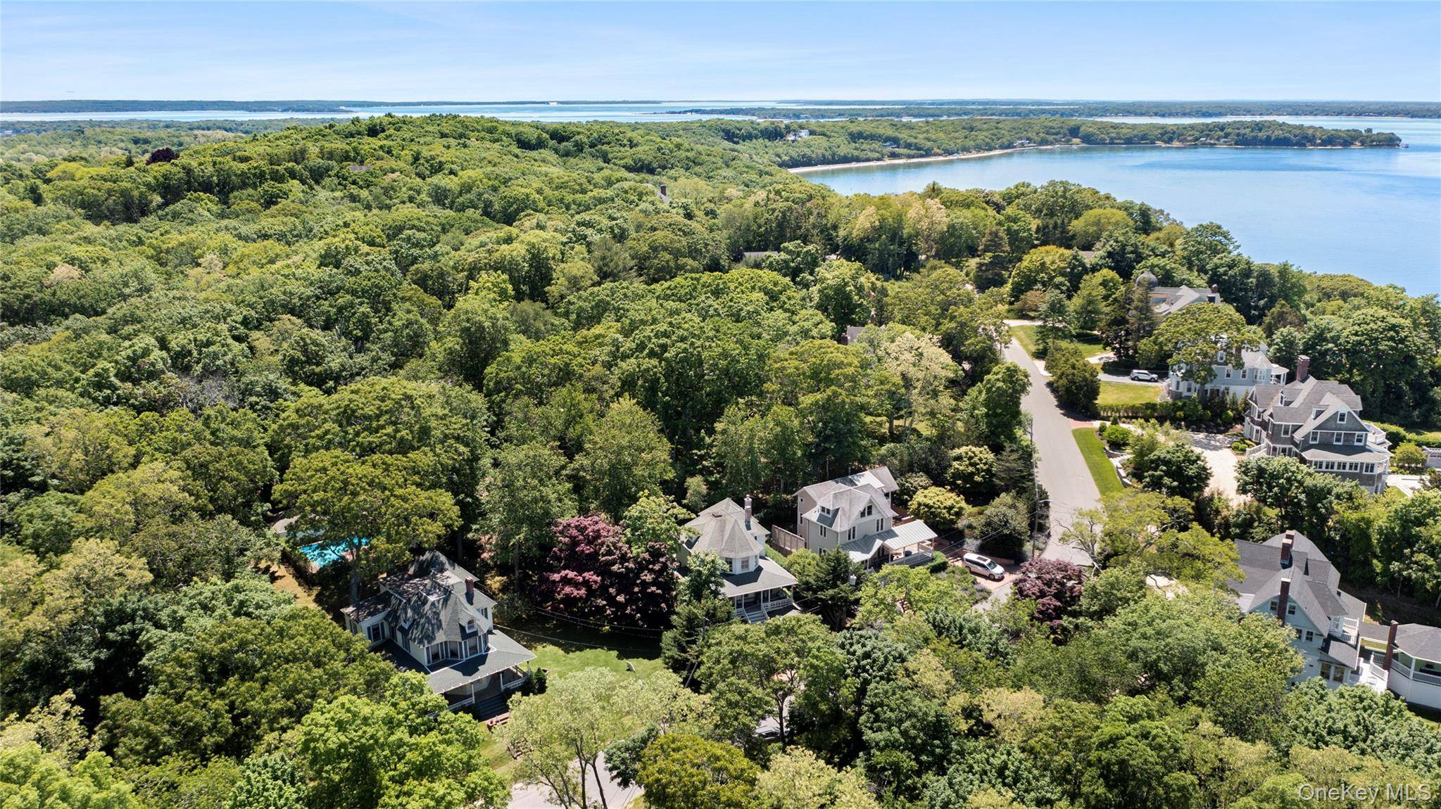 11 Prospect AVE, Shelter Island Heights, NY 11965