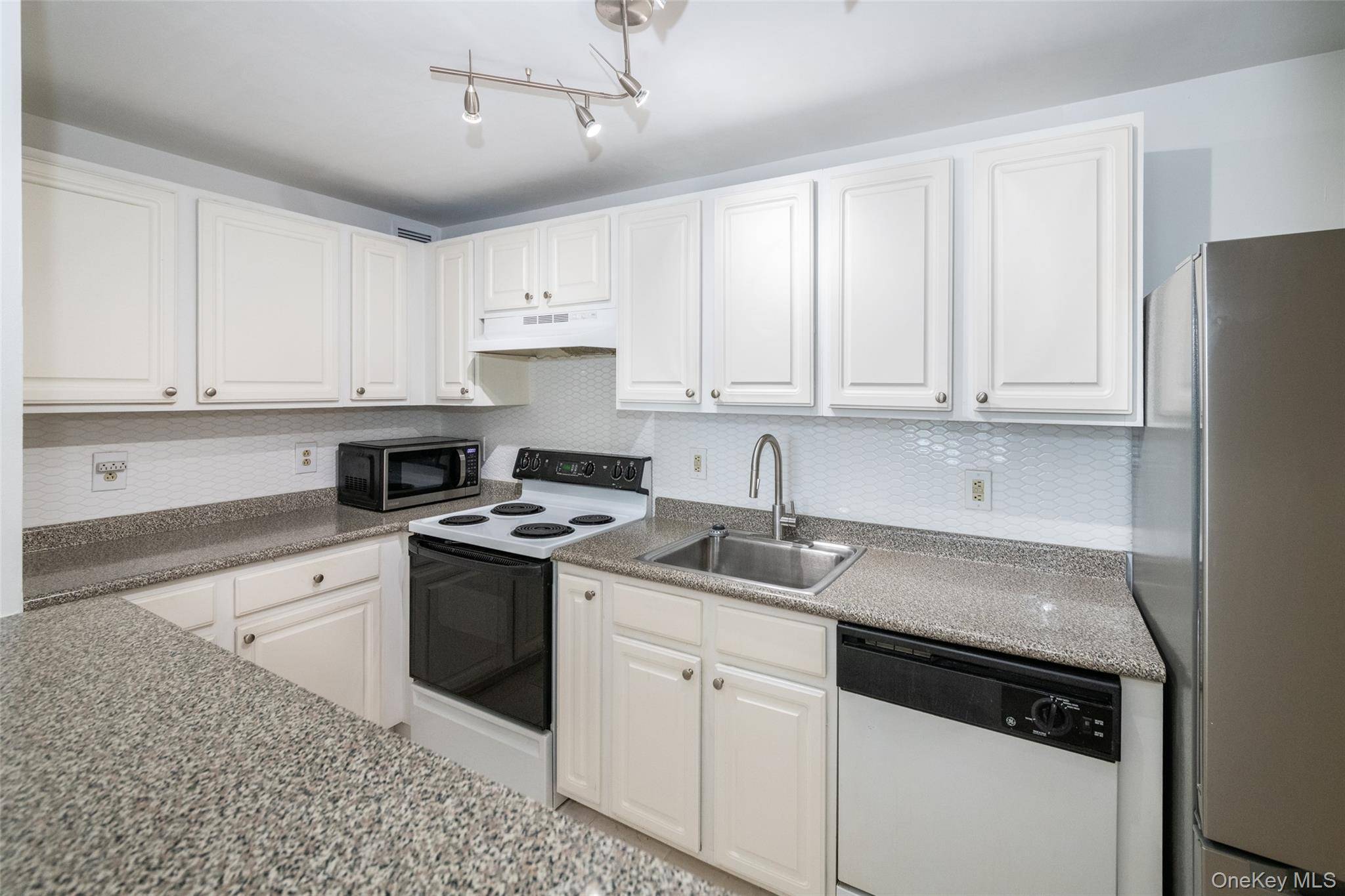 123 Mamaroneck AVE #614, Mamaroneck, NY 10543