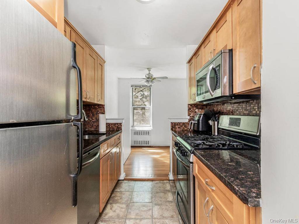 110 Dehaven DR #116, Yonkers, NY 10703