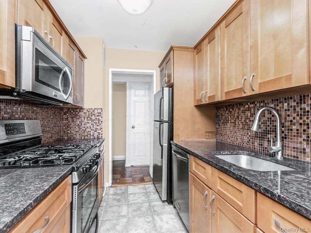 110 Dehaven DR #116, Yonkers, NY 10703