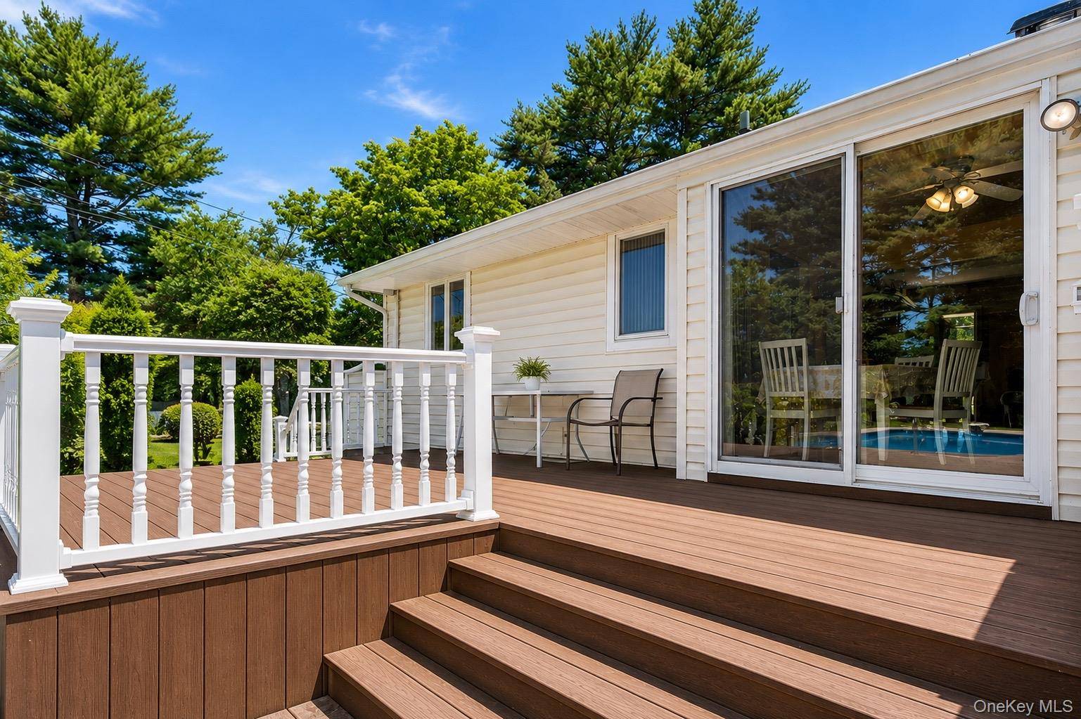 72 Dix HWY, Dix Hills, NY 11746