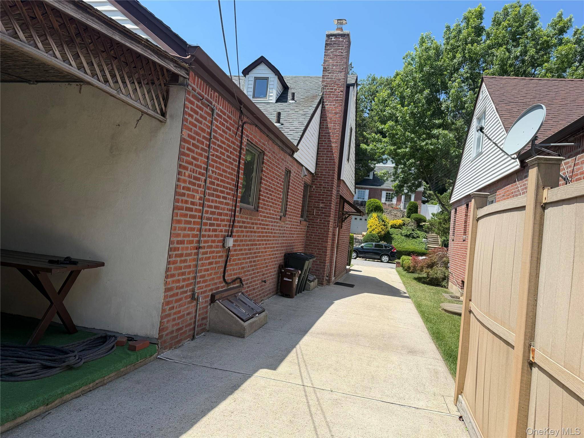 20938 Whitehall TER, Queens Village, NY 11427
