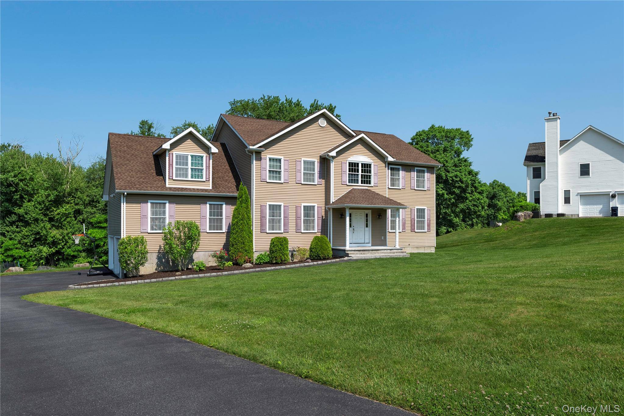 16 Noble CT, Mahopac, NY 10541