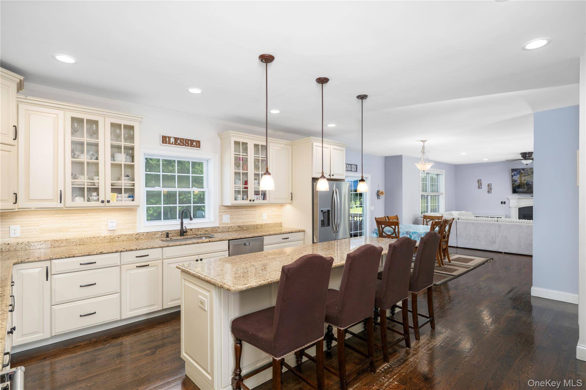 16 Noble CT, Mahopac, NY 10541